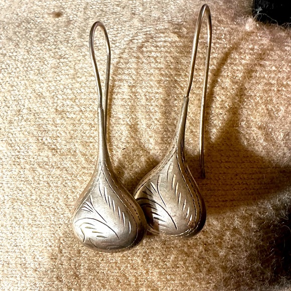 Jewelry - Vintage sterling puffed teardrop earrings